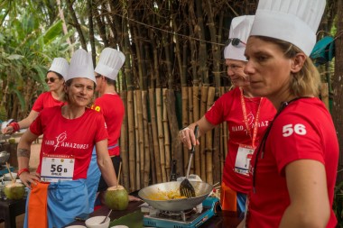 Team 56 / Raid Amazones Cambodge 2024 - J2 Canoe