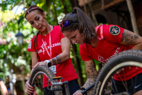 Team 37 / Raid Amazones Cambodge 2024