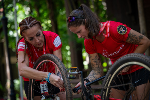 Team 37 / Raid Amazones Cambodge 2024