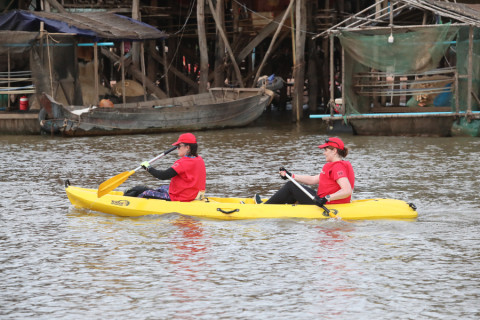 Team 18 / Raid Amazones Cambodge 2024 - J2 Canoe