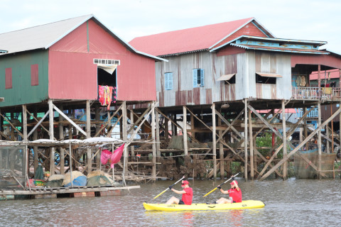 Team 305 / Raid Amazones Cambodge 2024 - J2 Canoe