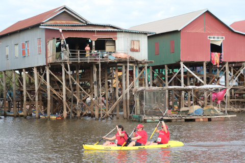 Team 310 / Raid Amazones Cambodge 2024 - J2 Canoe