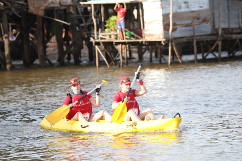 Team 14 / Raid Amazones Cambodge 2024 - J2 Canoe