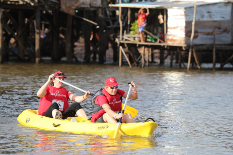 Team 30 / Raid Amazones Cambodge 2024 - J2 Canoe