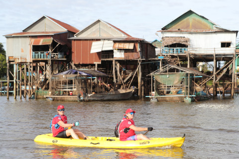Team 55 / Raid Amazones Cambodge 2024 - J2 Canoe