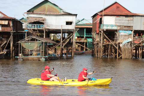 Team 27 / Raid Amazones Cambodge 2024 - J2 Canoe