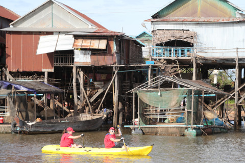 Team 35 / Raid Amazones Cambodge 2024 - J2 Canoe