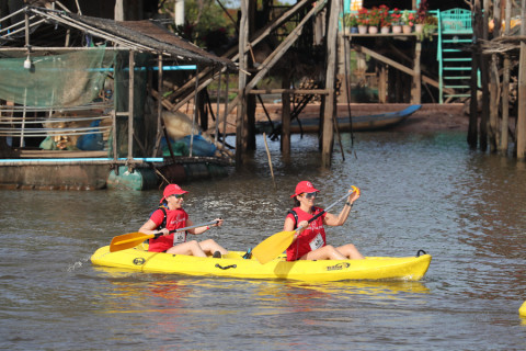 Team 43 / Raid Amazones Cambodge 2024 - J2 Canoe