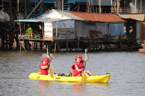 Team 57 / Raid Amazones Cambodge 2024 - J2 Canoe