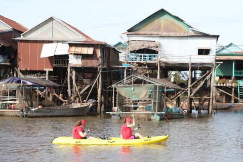 Team 57 / Raid Amazones Cambodge 2024 - J2 Canoe