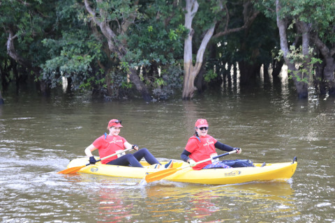 Team 18 / Raid Amazones Cambodge 2024 - J2 Canoe