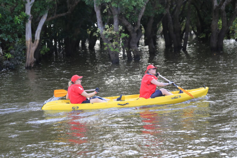 Team 65 / Raid Amazones Cambodge 2024 - J2 Canoe
