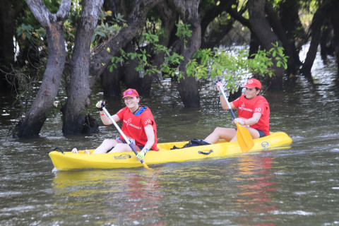 Team 80 / Raid Amazones Cambodge 2024 - J2 Canoe