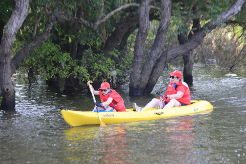 Team 27 / Raid Amazones Cambodge 2024 - J2 Canoe