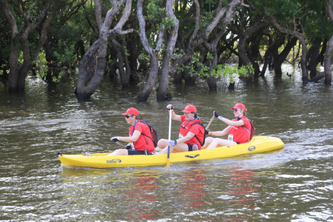 Team 302 / Raid Amazones Cambodge 2024 - J2 Canoe