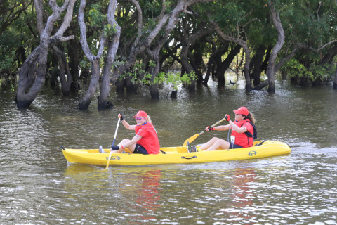 Team 26 / Raid Amazones Cambodge 2024 - J2 Canoe