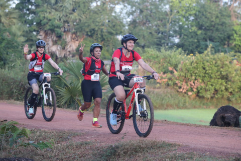 Team 317 / Raid Amazones Cambodge 2024 - J3 Run and Bike
