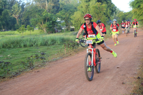 Team 303 / Raid Amazones Cambodge 2024 - J3 Run and Bike
