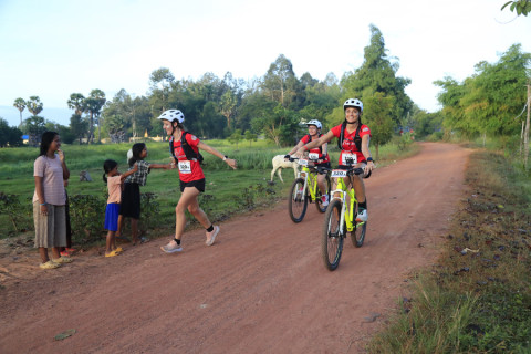 Team 320 / Raid Amazones Cambodge 2024 - J3 Run and Bike