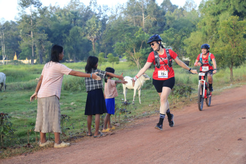 Team 72 / Raid Amazones Cambodge 2024 - J3 Run and Bike