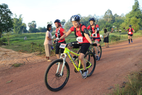 Team 323 / Raid Amazones Cambodge 2024 - J3 Run and Bike