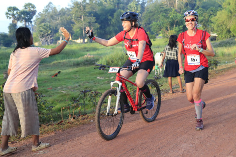 Team 54 / Raid Amazones Cambodge 2024 - J3 Run and Bike