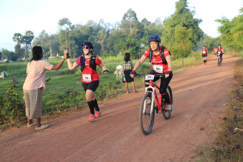 Team 06 / Raid Amazones Cambodge 2024 - J3 Run and Bike