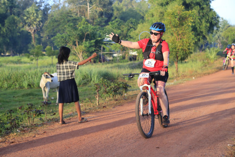 Team 27 / Raid Amazones Cambodge 2024 - J3 Run and Bike