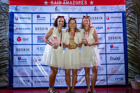 Team 327 / Raid Amazones Thailande  2025 - Podium
